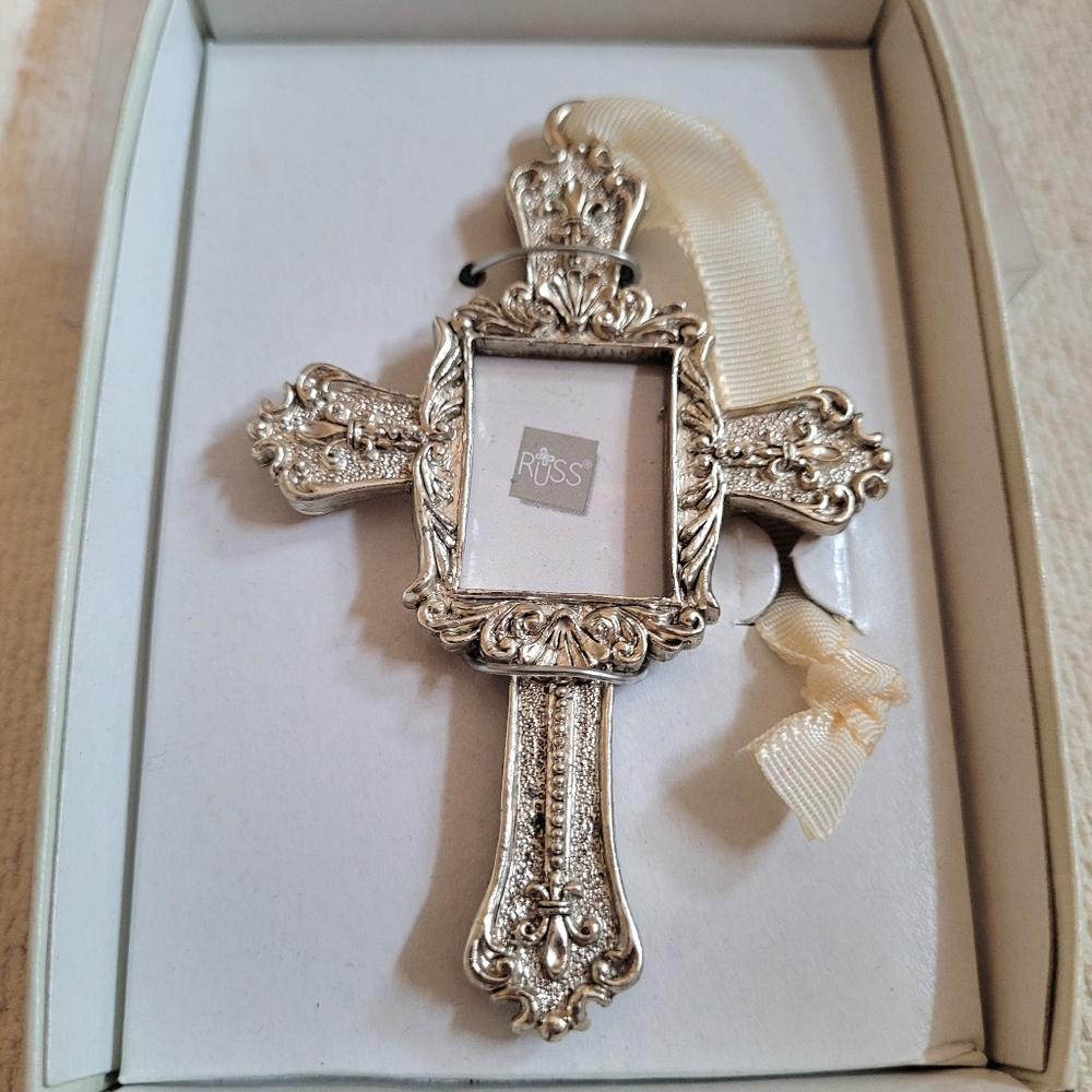 Silver Cross Photo Frame Ornament